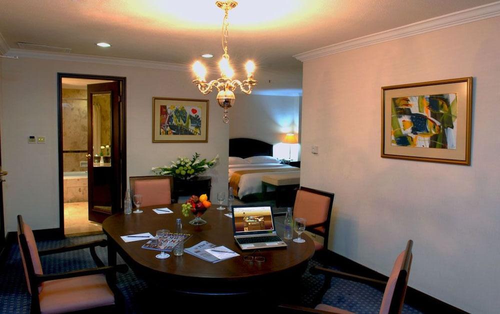 The Acacia Hotel Jakarta Exterior photo