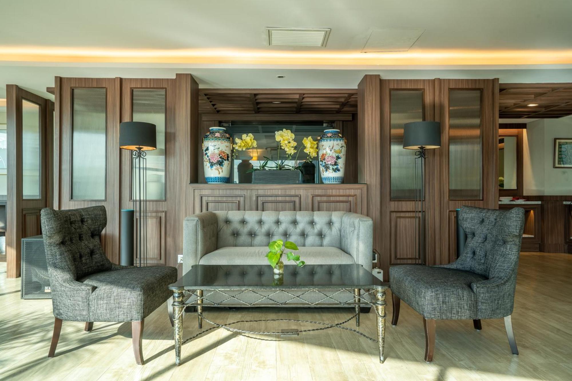 The Acacia Hotel Jakarta Exterior photo
